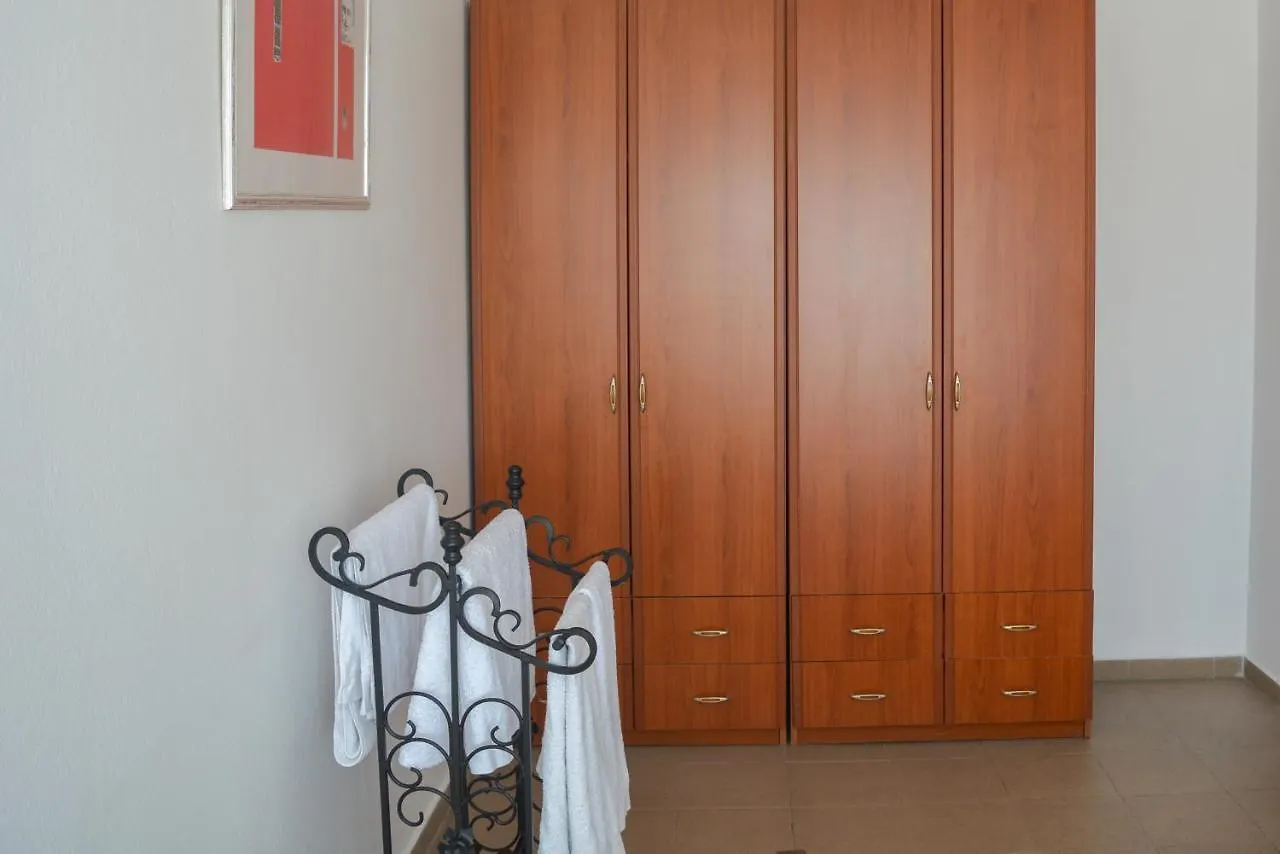 Chiara Lovely Apartment Tirana 0*,